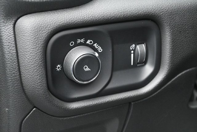 Used 2024 RAM 1500 Laramie AWD/4WD image 19