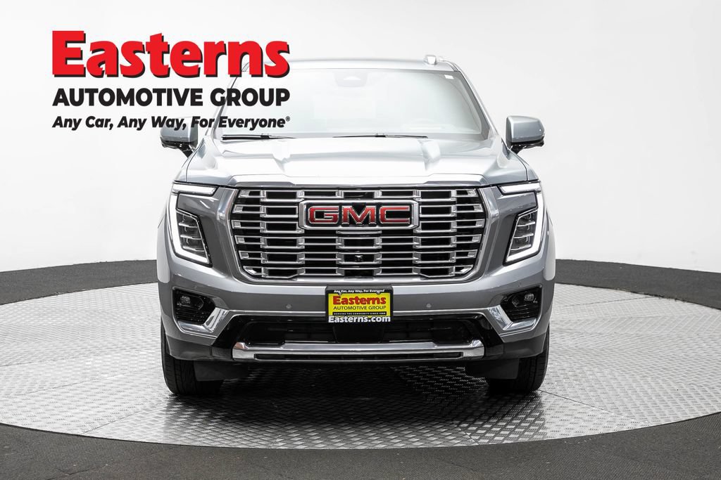 Used 2025 GMC Yukon Denali AWD/4WD image 3