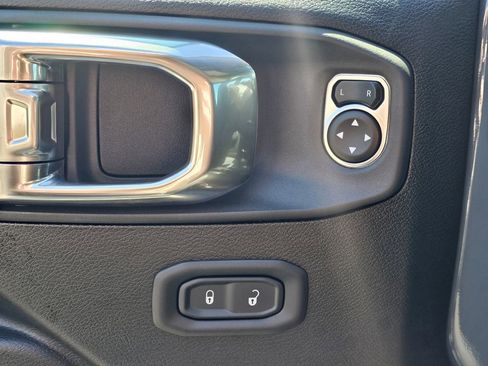 New 2025 Jeep Gladiator Willys image 15