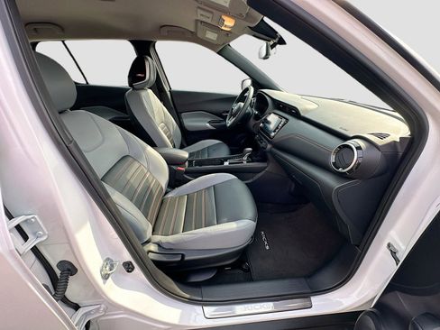 Used 2024 Nissan Kicks SR w/ SR Premium Package image 26