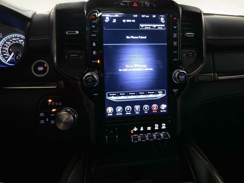 Used 2020 RAM 1500 Limited w/ Black Appearance Package AWD/4WD image 18