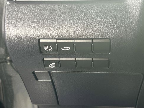 Used 2021 Lexus RX 350L Premium w/ Premium Package image 10