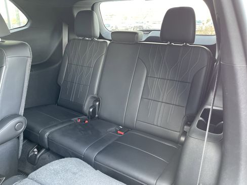 Used 2025 Buick Enclave Avenir image 49