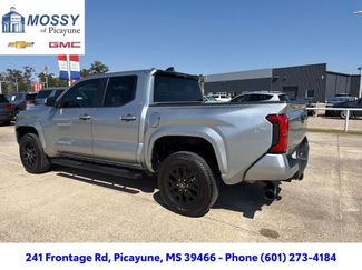 Used 2024 Toyota Tacoma SR5 video 4