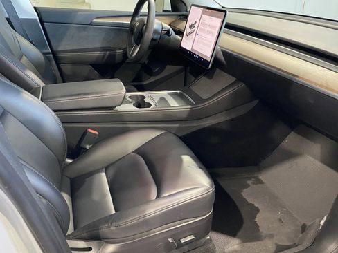 Used 2023 Tesla Model Y Long Range image 6