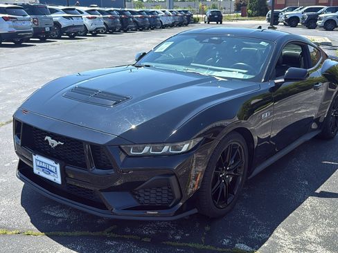 Used 2024 Ford Mustang GT Premium RWD image 3