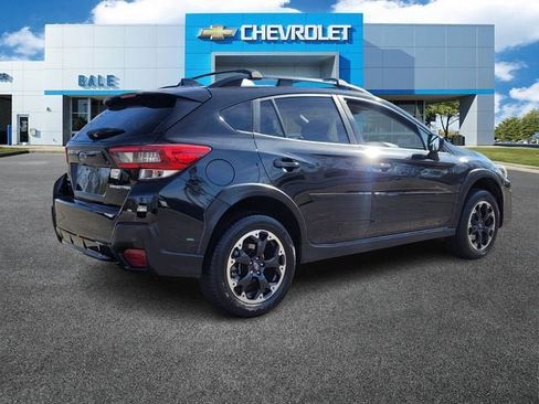 Used 2023 Subaru Crosstrek 2.0i Premium image 3