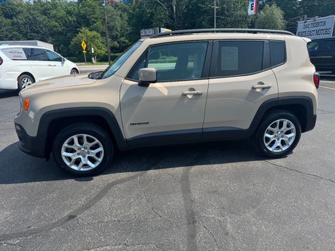 Used 2016 Jeep Renegade Latitude image 6