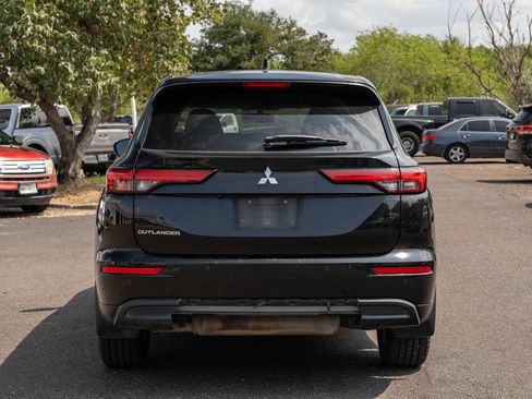 Used 2024 Mitsubishi Outlander ES FWD image 4
