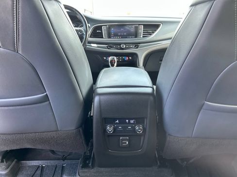 Used 2021 Buick Enclave Essence FWD image 38
