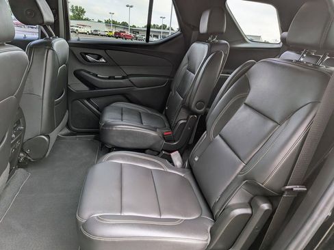 Used 2023 Chevrolet Traverse LT w/ LT Premium Package AWD/4WD image 17