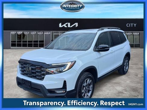 Used 2022 Honda Passport TrailSport image 4