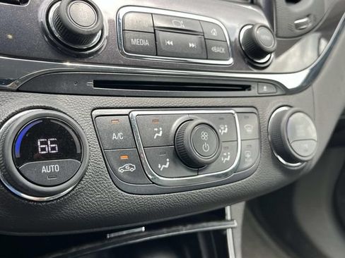 Used 2014 Chevrolet Impala LT w/ Convenience Package FWD image 29