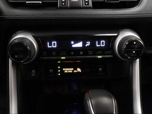 Used 2021 Toyota RAV4 Limited FWD image 19