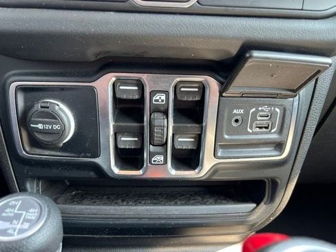 Used 2024 Jeep Wrangler Unlimited Sahara AWD/4WD image 26