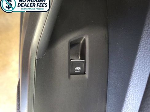 Used 2023 Volkswagen Jetta SE FWD image 23