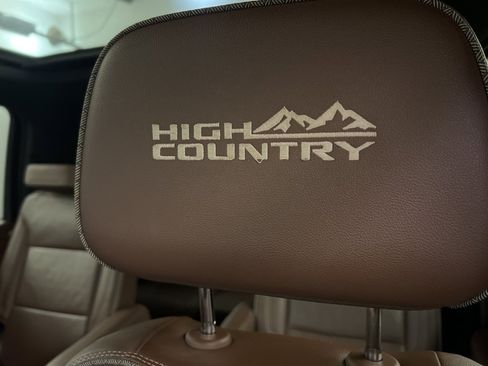Used 2021 Chevrolet Suburban High Country image 26