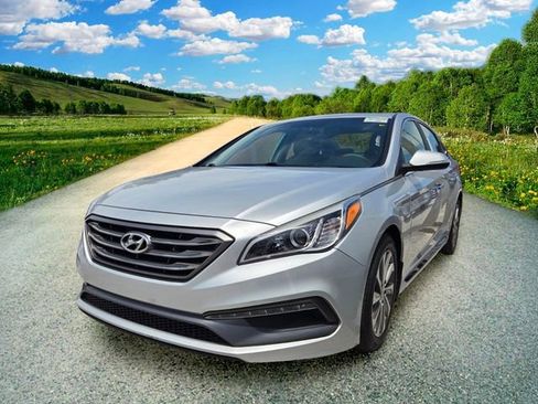 Used 2015 Hyundai Sonata Sport w/ Option Group 04 FWD image 3