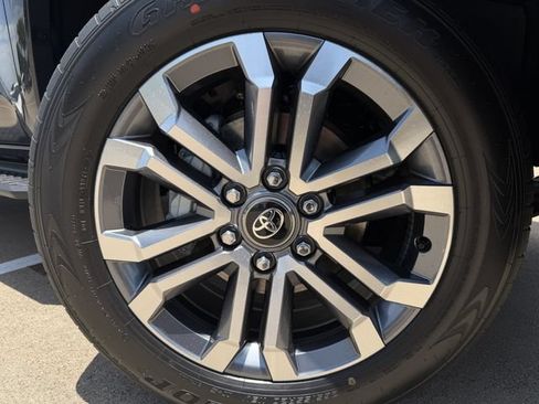 New 2026 Toyota 4Runner Limited AWD/4WD image 10