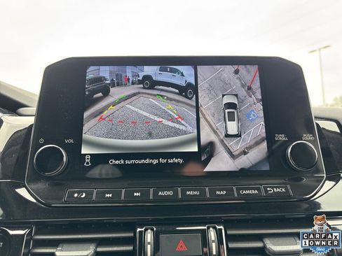 Used 2025 Nissan Pathfinder SL FWD image 71