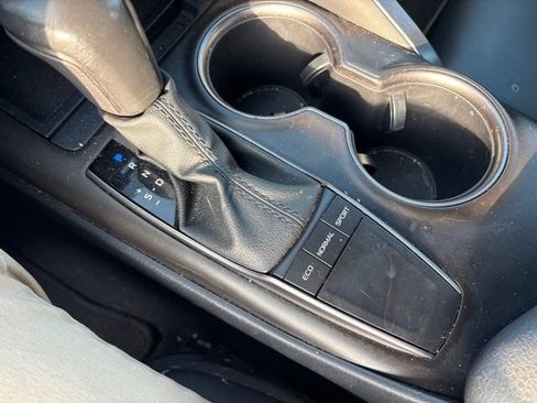 Used 2023 Toyota Camry SE FWD image 29
