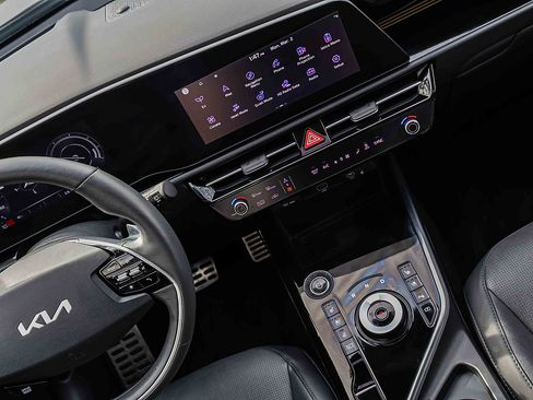 Certified 2023 Kia Niro Wave w/ Wave Preserve Package image 19