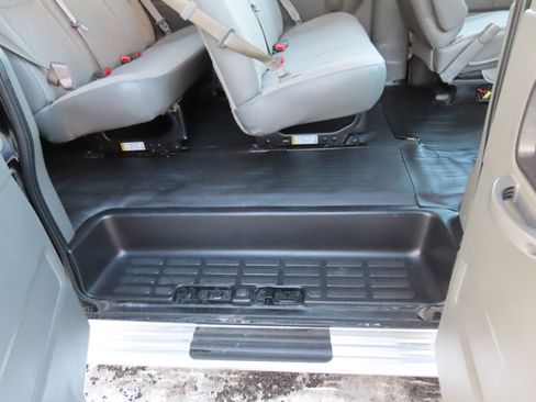 Used 2014 Chevrolet Express 3500 LS image 15