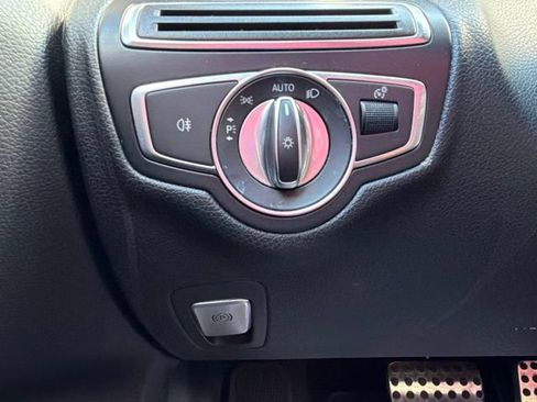 Used 2018 Mercedes-Benz C 300 Sedan image 23