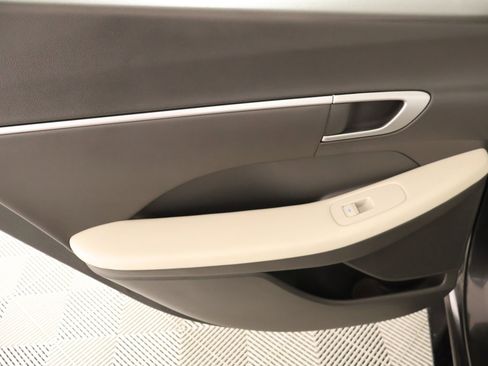 Used 2025 Hyundai Sonata SEL FWD image 16