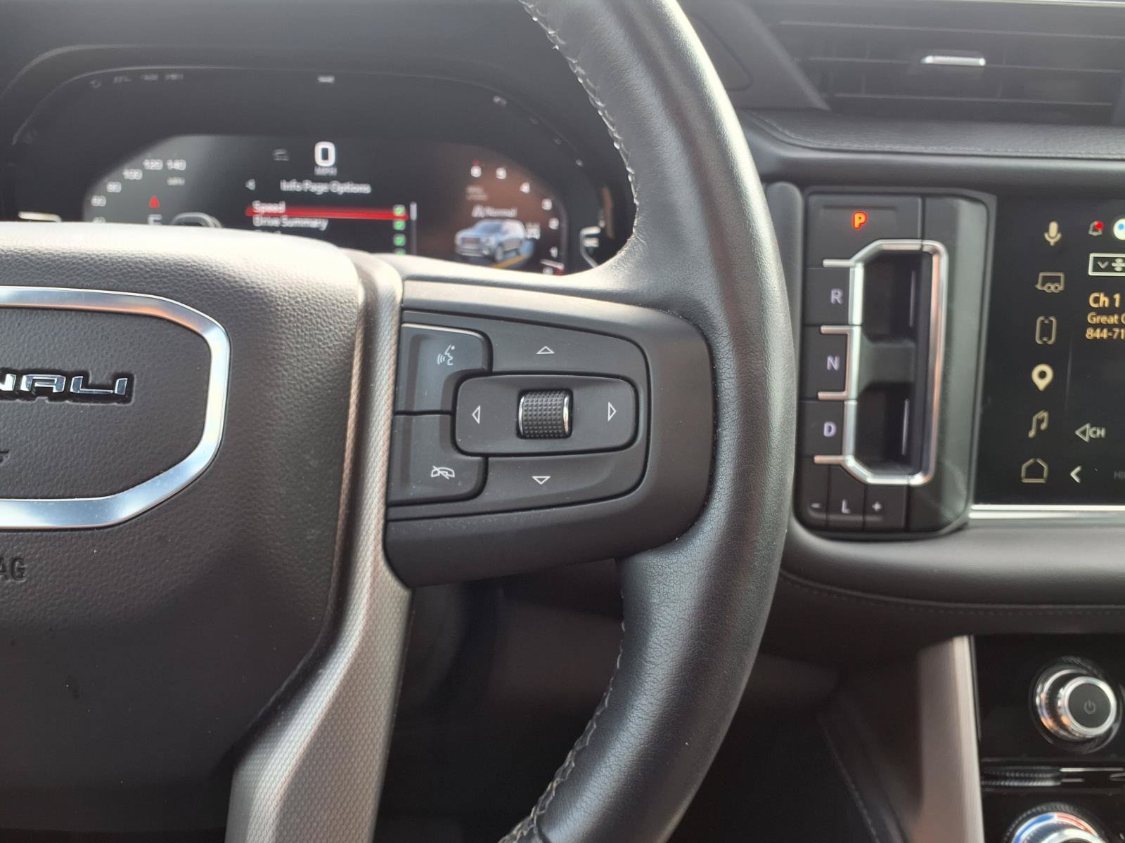 Used 2024 GMC Yukon Denali w/ Advanced Technology Package AWD/4WD image 21