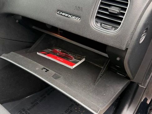 Used 2019 Dodge Charger SXT image 36