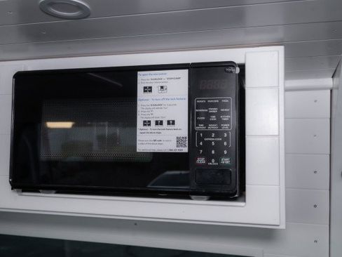 Used 2024 Mercedes-Benz Sprinter 2500 image 22