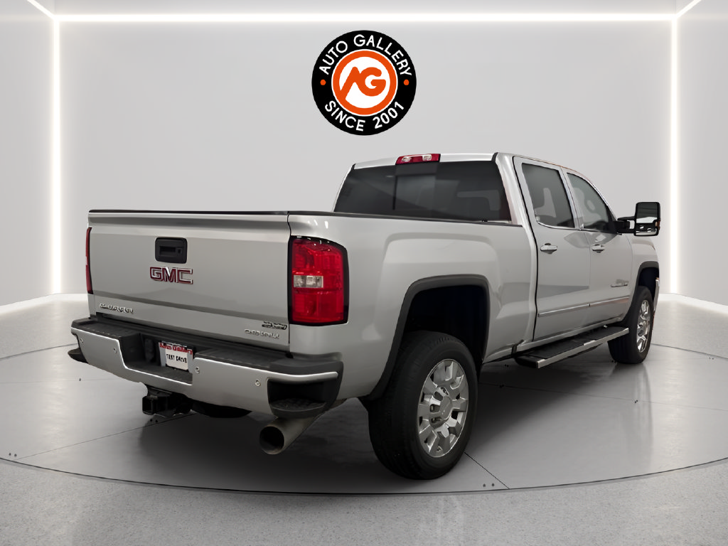 Used 2019 GMC Sierra 2500 Denali w/ Duramax Plus Package AWD/4WD image 3