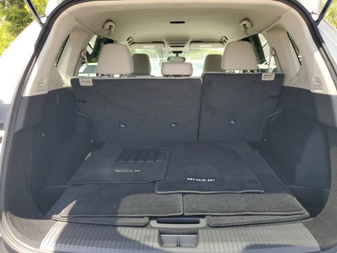 Certified 2023 Nissan Rogue SV image 14