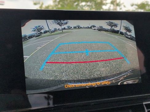Used 2025 Toyota Sienna XLE FWD image 21