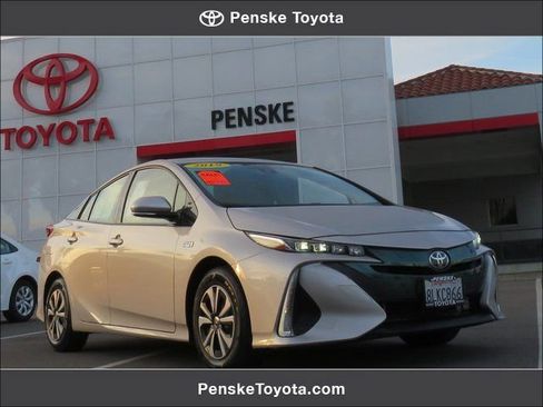 Used 2019 Toyota Prius Prime Premium image 1