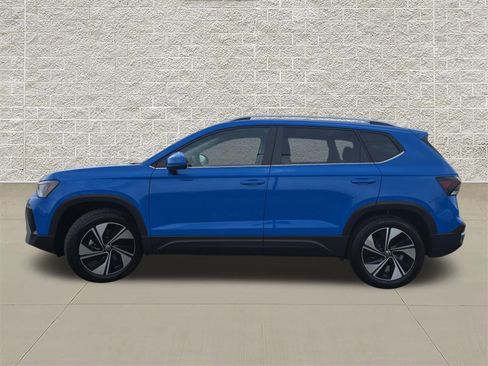 New 2026 Volkswagen Taos SE AWD/4WD image 4