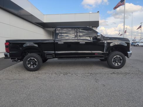 Used 2024 Ford F250 Lariat w/ Tremor Off-Road Package image 10