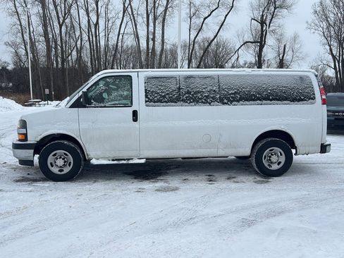 Used 2023 Chevrolet Express 3500 LT w/ LT Preferred Equipment Group image 2