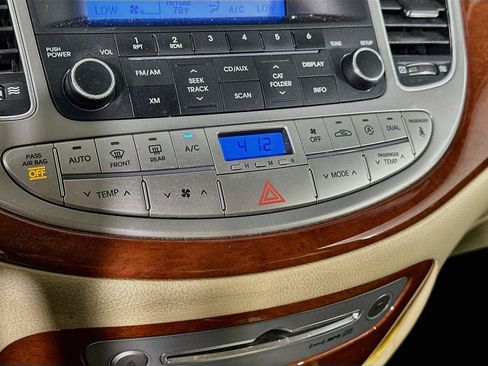 Used 2013 Hyundai Genesis 3.8 RWD image 22