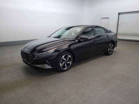 Used 2023 Hyundai Elantra Limited w/ Cargo Package image 2