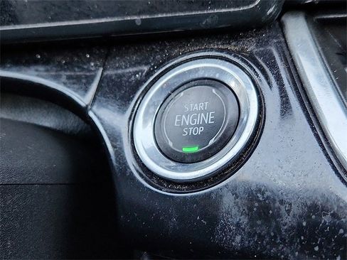 Certified 2024 Chevrolet Trax RS w/ Sunroof Package image 20