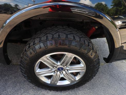 Used 2019 Ford F150 XLT w/ Equipment Group 302A Luxury AWD/4WD image 20