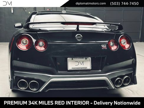 Used 2018 Nissan GT-R Premium w/ Premium Interior Package AWD/4WD image 16