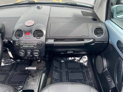 Used 2009 Volkswagen Beetle S image 30