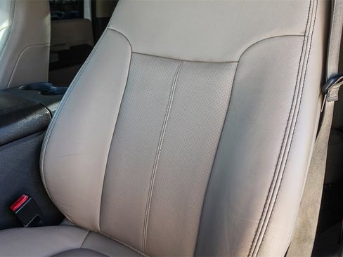 Used 2015 Ford F250 Lariat w/ Chrome Package image 28