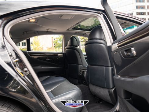 Used 2013 Lexus LS 460 AWD image 19