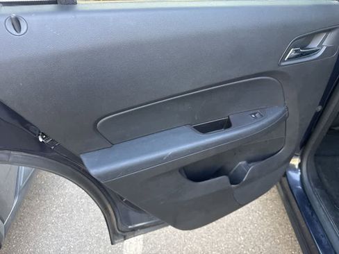 Used 2015 Chevrolet Equinox LT w/ Driver Convenience Package image 16