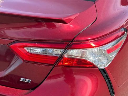 Certified 2018 Toyota Camry SE w/ Moonroof Package image 15
