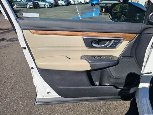 Used 2020 Honda CR-V Touring image 12